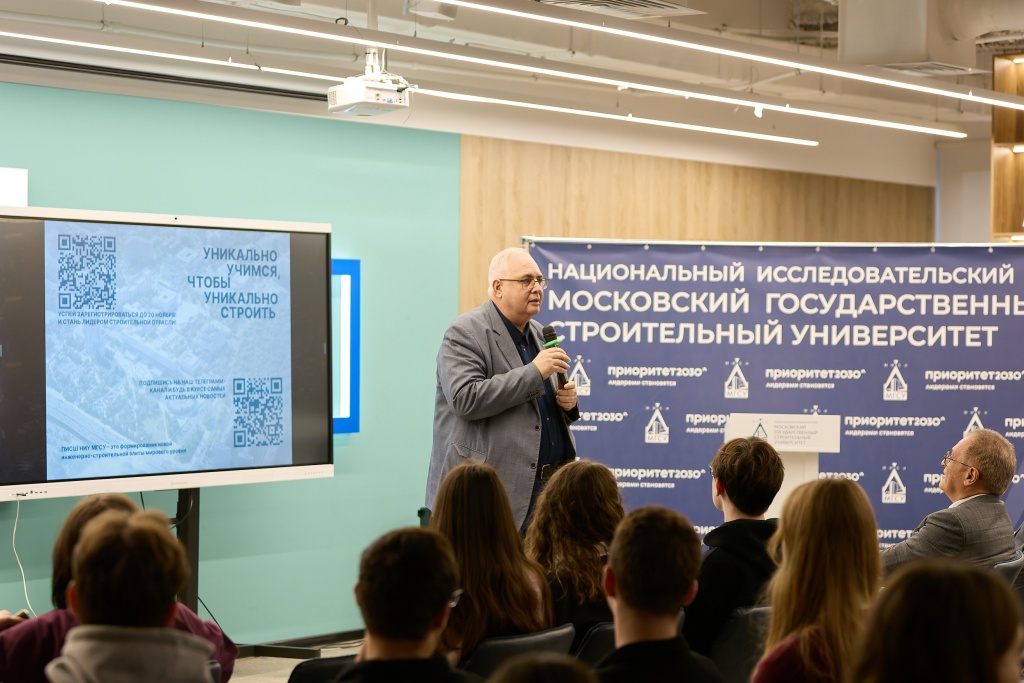 Дмитрий Козлов.jpg Дмитрий Козлов.jpg