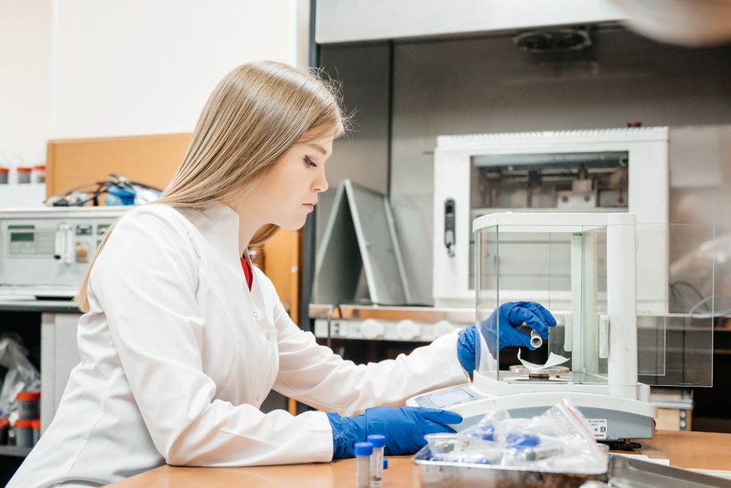 Арина Свинухова, лаборатория перспективных материалов энергетической отрасли ТПУ.jpg