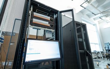 МАИ разрабатывает «прозрачную кабину» вертолета и стенды для тестирования авионики