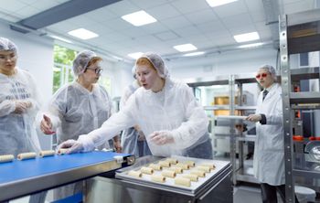 ЗОЖ-колбаса, БАДы при тяжелой работе и безглютеновые десерты: разработки российских ученых