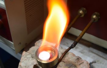 Ученые ТПУ разрабатывают технологию сжигания топлива из «горючего льда»  