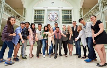 «Цифровой тьютор», мобильное приложение для торгового зала, VR-маркетплейс для ремонта: студенты РЭУ им. Г. В. Плеханова готовятся к защите стартапов