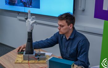 Мышцы для протеза: система управления от ПИШ ТУСУРа заставит искусственные конечности двигаться