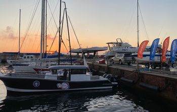 В яхт-клубе Морского университета представлен первый образец скоростного катера «Спортфишер 81»