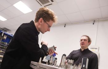 В Калининграде масштабировали синтез анодного материала для аккумуляторов