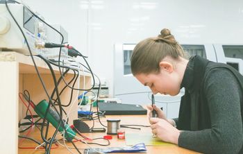 Инженеры Высшей школы экономики научились в 5–10 раз быстрее прогнозировать перегрев электроники