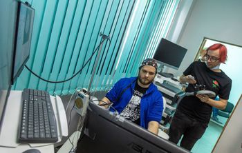 В БФУ разработали метод создания интерфейса «мозг-компьютер» с помощью считывания ЭЭГ