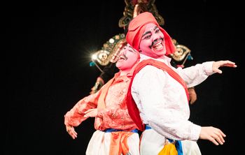 Индийские студенты прошли обучение в Школе ГИТИСа