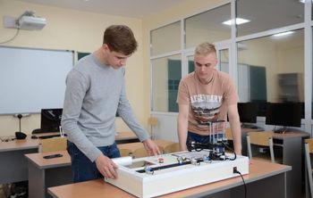 Ученые ЮУрГУ создали систему навигации для роботов на основе одной камеры