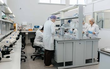 Синтез традиций и инноваций: Томский политех запустил кластер исследовательских лабораторий для биотехнологов