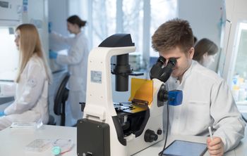 Питерские ученые разработали отечественный препарат для лечения онкологических и аутоиммунных заболеваний