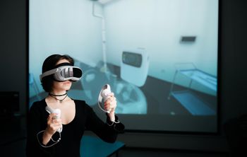 В ТПУ создали VR-тренажер для подготовки специалистов в области контактной лучевой терапии