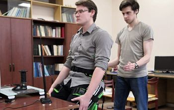 В Москве ученые и студенты создали активный экзоскелет человека