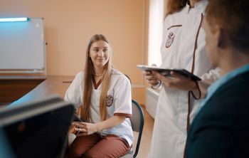 СибГМУ первым в России начал обучать студентов навыкам общения с пациентами