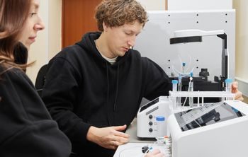 В СурГУ создают микрокапсулы для сверхточного дозирования лекарств