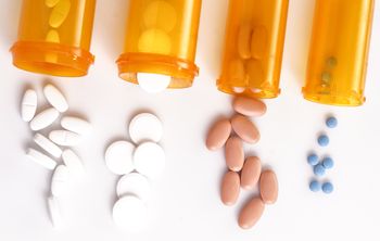 Ученые ЮУрГУ назвали четыре перспективных лекарства против коронавируса