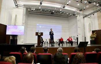 Вопросы внедрения новой отраслевой системы оплаты труда обсудили в Казани 