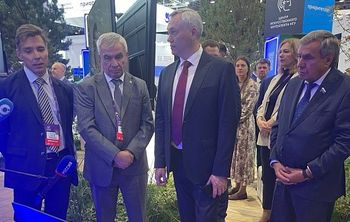Глава региона познакомился с разработками ПИШ НГУ на форуме «Технопром»